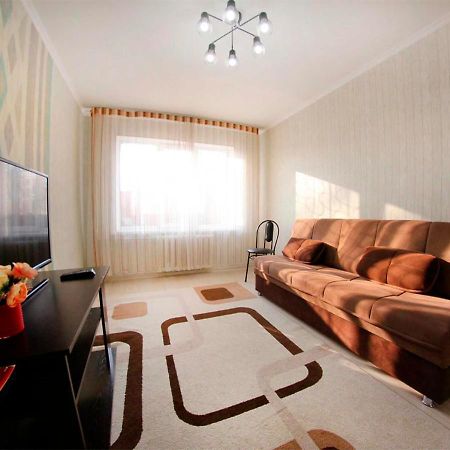 Razmestim На Сайна Шаляпина Almaty Ngoại thất bức ảnh